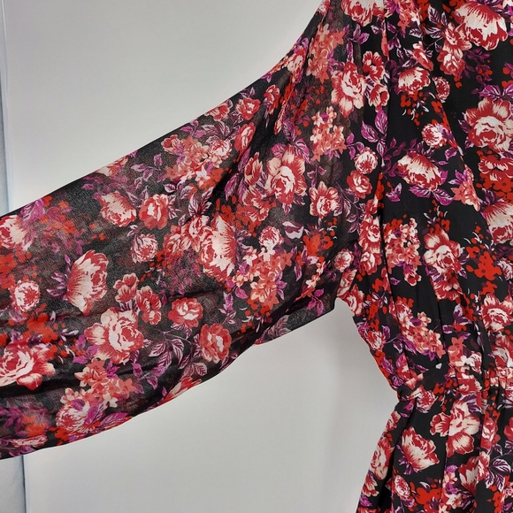 Ingrid and Isabel Floral Maternity Blouse NWT - Picture 3 of 7